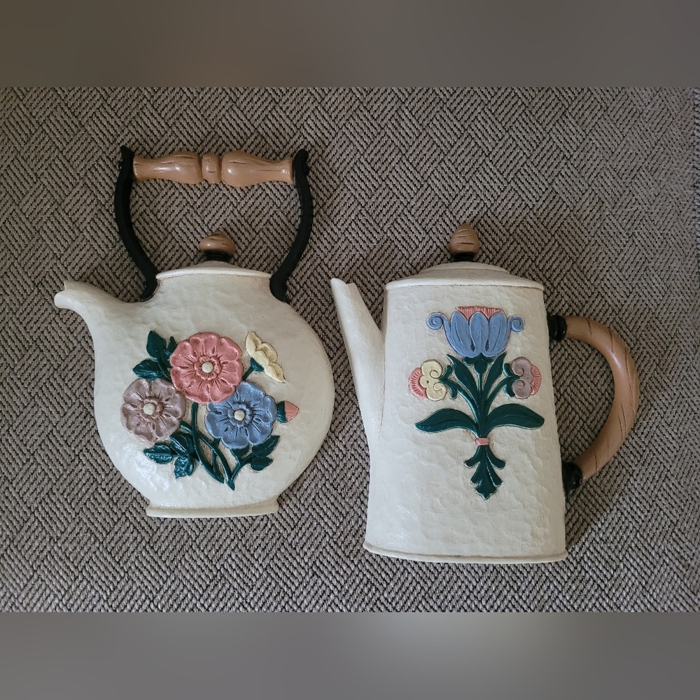 Vintage Wall Art Home Interiors Coffee Pot and Tea Pot Wall Plaques 1995 